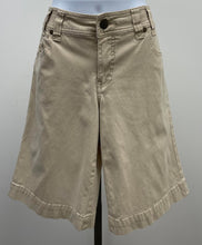 Load image into Gallery viewer, Women&#39;s Urban Life Shorts, 8
