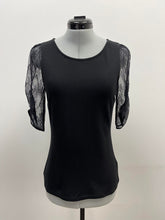 Load image into Gallery viewer, Women&#39;s RW&amp;CO Short Sleeve Top, Extra Small
