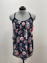 Load image into Gallery viewer, Women&#39;s TYR Sleeveless Top, Large
