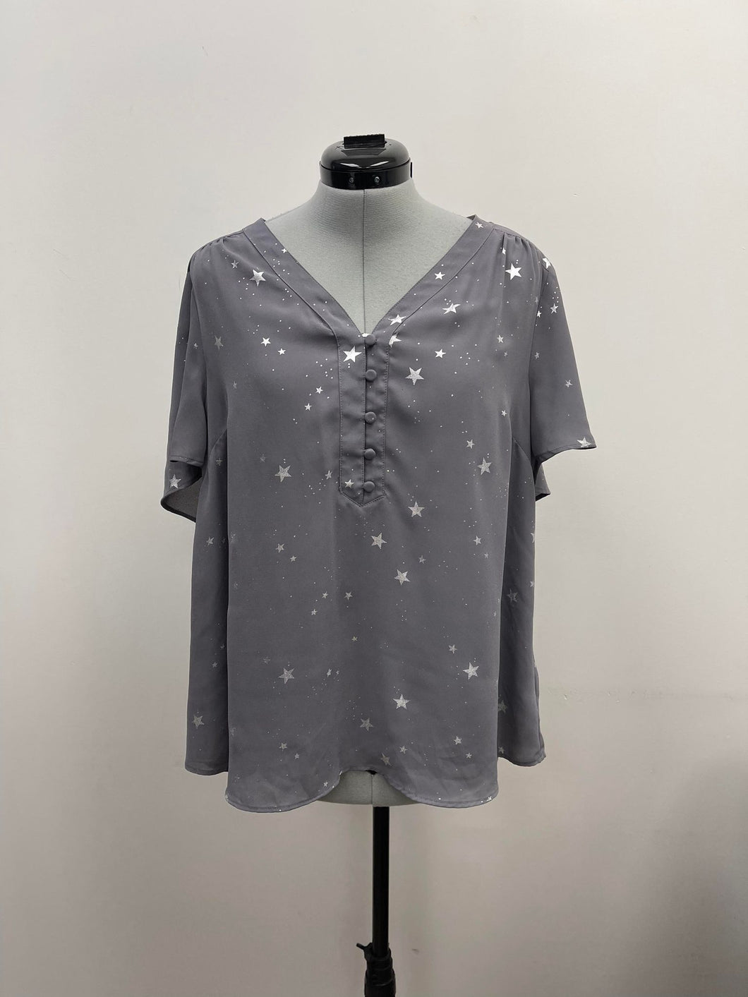 Women's Torrid Short Sleeve Top, Medium