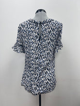Load image into Gallery viewer, Women&#39;s Banana Republic Short Sleeve Top, Extra Small
