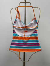 Load image into Gallery viewer, Women&#39;s La Vie en Rose Swim Top, Small
