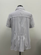 Load image into Gallery viewer, Women&#39;s Reitmans Short Sleeve Top

