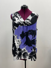 Load image into Gallery viewer, Women&#39;s Reitmans Sleeveless Top
