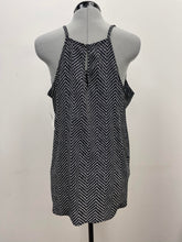 Load image into Gallery viewer, Women&#39;s Old Navy Sleeveless Top, Large
