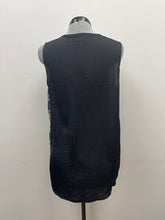 Load image into Gallery viewer, Women&#39;s Simply Vera Sleeveless Blouse, Medium
