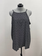 Load image into Gallery viewer, Women&#39;s Old Navy Sleeveless Top, Large
