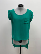 Load image into Gallery viewer, Women&#39;s DEX Sleeveless Top, Extra Small
