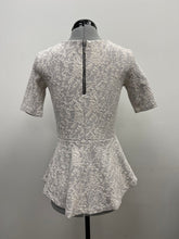 Load image into Gallery viewer, Women&#39;s RW&amp;CO Short Sleeve Top, Extra Small
