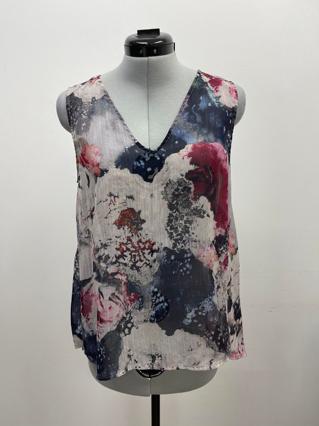 Women's RW&CO Sleeveless Top, Medium