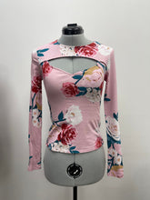 Load image into Gallery viewer, Women&#39;s Guess Long Sleeve Top, Extra-Small

