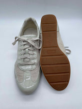Load image into Gallery viewer, Women&#39;s Cole Haan Shoes, 9

