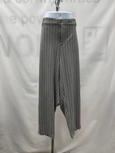 Load image into Gallery viewer, Women&#39;s Torrid Pants, 24
