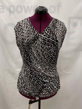 Load image into Gallery viewer, Women's Kasper Sleeveless Top, Large
