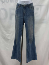 Load image into Gallery viewer, Women&#39;s Banana Republic Jeans, 4
