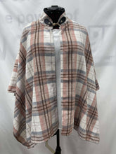 Load image into Gallery viewer, Women&#39;s Canada Weather Gear Outerwear Shawl, O/S
