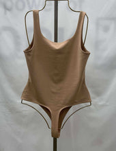 Load image into Gallery viewer, Women's Banana Republic Sleeveless Bodysuit, Small
