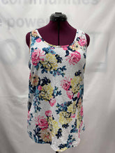 Load image into Gallery viewer, Women's Torrid Sleeveless Top, 3
