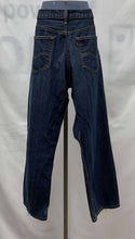 Load image into Gallery viewer, Men&#39;s Levi Jeans, 36

