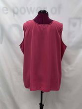 Load image into Gallery viewer, Women's Panningtons Sleeveless Top, Extra Large
