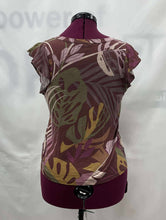 Load image into Gallery viewer, Women's Reitmans Short Sleeve Top, Large
