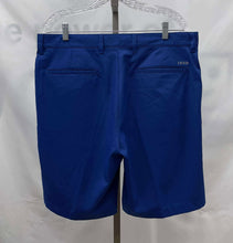 Load image into Gallery viewer, Men&#39;s Izod Shorts, 36
