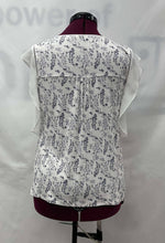 Load image into Gallery viewer, Women&#39;s Reitmans Sleeveless Top, Large
