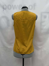 Load image into Gallery viewer, Women's Banana Republic Sleeveless Top, Extra Small
