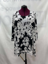 Load image into Gallery viewer, Women&#39;s Laura Long Sleeve Top, 2X
