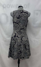 Load image into Gallery viewer, Women&#39;s Banana Republic Dress, 4
