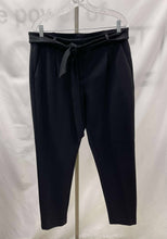 Load image into Gallery viewer, Women&#39;s RW&amp;CO Pants, Large
