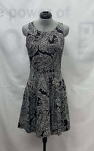 Load image into Gallery viewer, Women&#39;s Banana Republic Dress, 4
