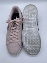 Load image into Gallery viewer, Women&#39;s Puma Shoes, 7.5
