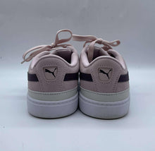 Load image into Gallery viewer, Women&#39;s Puma Shoes, 7.5
