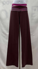 Load image into Gallery viewer, Women&#39;s Lululemon Leggings, 10
