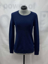 Load image into Gallery viewer, Women&#39;s Lord &amp; Taylor Long Sleeve Sweater, Small
