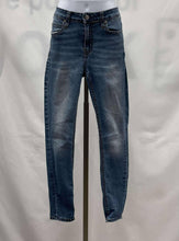 Load image into Gallery viewer, Women&#39;s Calvin Klein Jeans, 2
