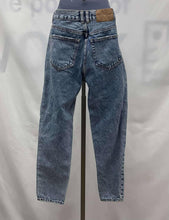 Load image into Gallery viewer, Women&#39;s Pull &amp; Bear Jeans, 2
