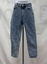 Load image into Gallery viewer, Women&#39;s Pull &amp; Bear Jeans, 2
