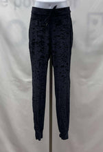 Load image into Gallery viewer, Women&#39;s Lululemon Sweatpants, 6
