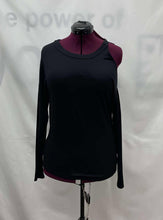 Load image into Gallery viewer, Women&#39;s Stella &amp; Dot Long Sleeve Top, Large
