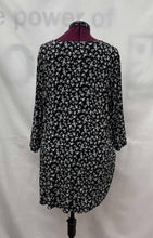 Load image into Gallery viewer, Women&#39;s Penningtons Long Sleeve Top, Extra Large
