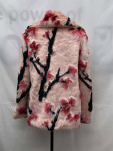 Load image into Gallery viewer, Women&#39;s Guess Coat, Medium
