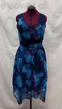Load image into Gallery viewer, Women's Simply Vera Dress, Large
