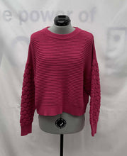 Load image into Gallery viewer, Women's Woven Heart Long Sleeve Sweater, Medium
