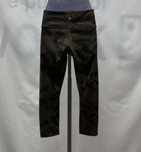 Load image into Gallery viewer, Women's Lululemon Leggings, 4
