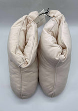 Load image into Gallery viewer, Women&#39;s Love &amp; Lore Slippers
