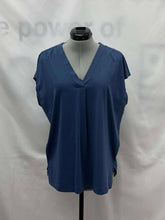 Load image into Gallery viewer, Women&#39;s Banana Republic Short Sleeve Top, Medium
