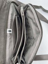 Load image into Gallery viewer, Women&#39;s Baggallini Purse
