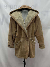 Load image into Gallery viewer, Women&#39;s Climate Zone Leather Coat, Medium
